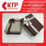 Hộp đựng quà màu nâu be chủ đạo