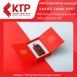 In hộp giấy màu đỏ bằng công nghệ offset hiện đại
