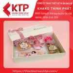 Mọi thứ được sắp xếp cẩn thận, tỉ mỉ trong hộp quà